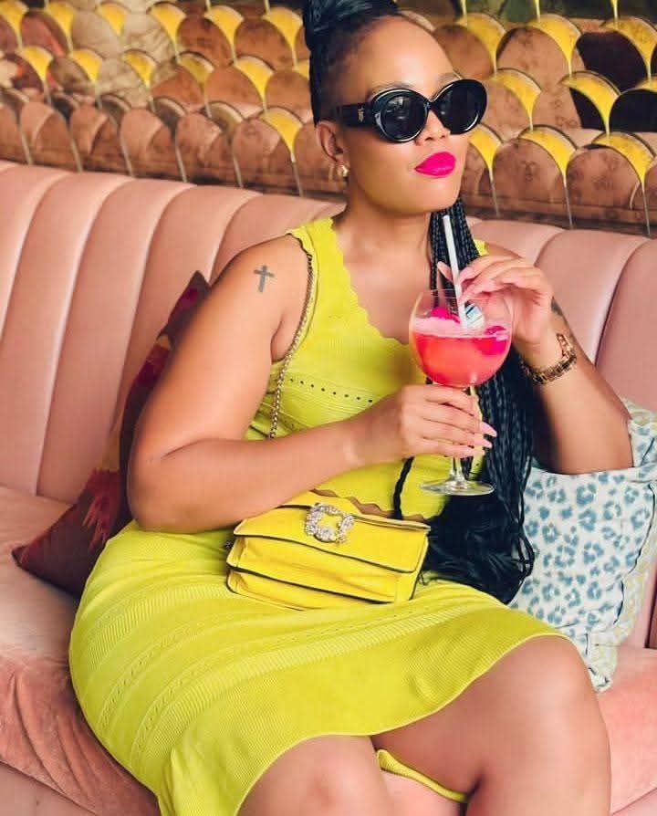 Annabelle in Parklands is Looking for a Sensual Young Man for a Passionate Affair