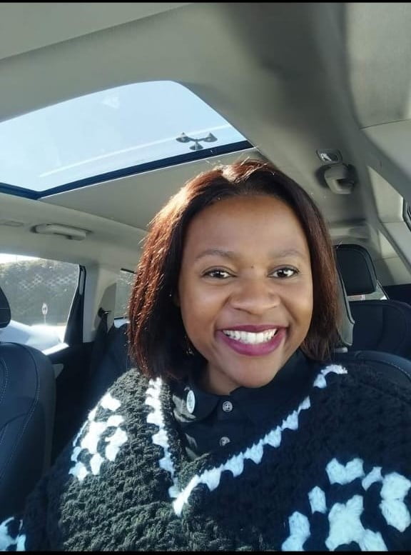 Hi guys, I’m Joyce, 45 years old and single. I’m looking for a mature, competent man who knows how to satisfy in bed.